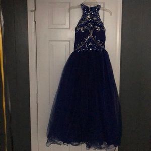 Perfect for a ball or pageant!